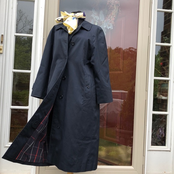 Burberry Jackets & Blazers - HP🎊🎉BURBERRYS TRENCH COAT🎊🎉12/22